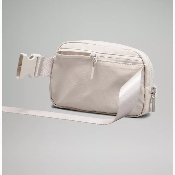 NEW ❤️ Lululemon • Everywhere Belt Bag White Opal - Picture 4 of 10
